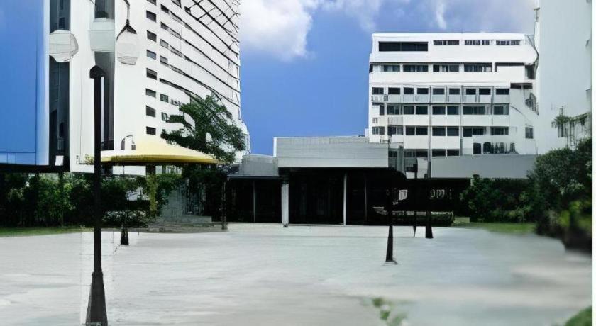 Vasu Hotel Mahasarakham Maha Sarakham Exterior foto
